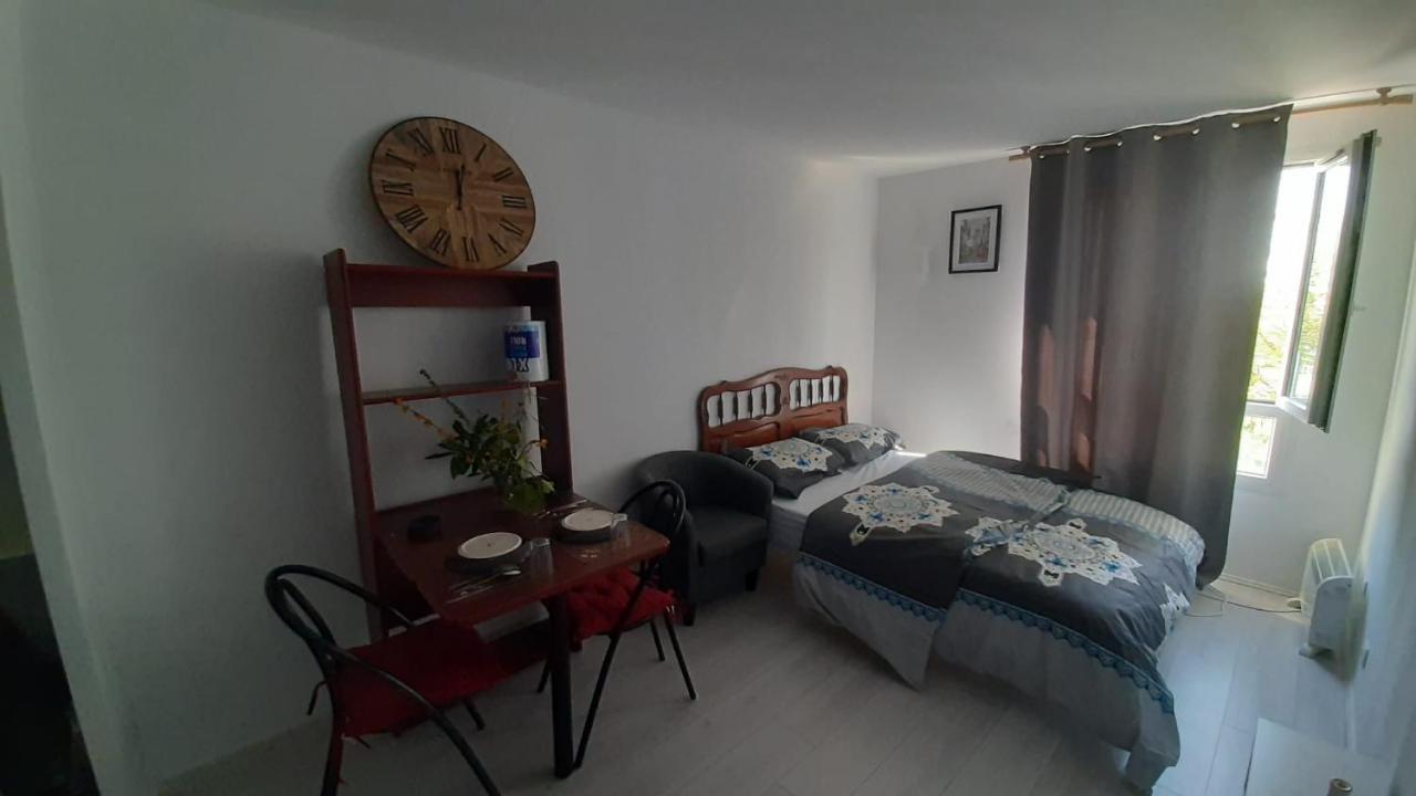 Studio Tres Propre De 18 M2 Cergy Exterior foto